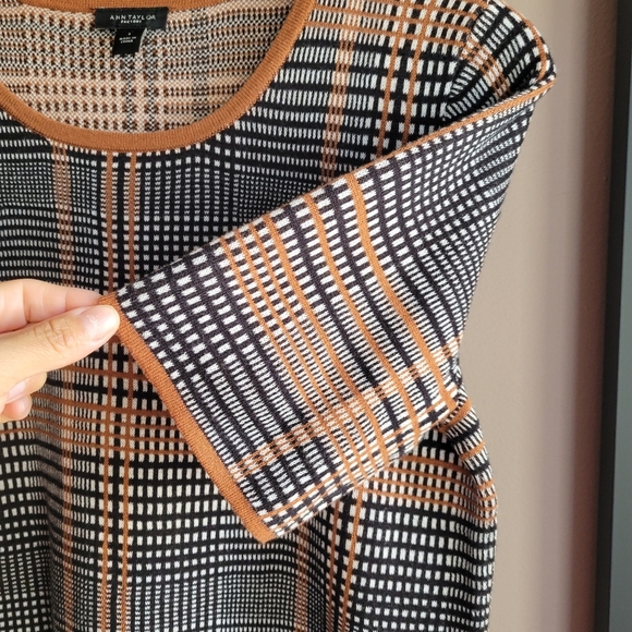 Beauty Ann Taylor Size Small Houndstooth Black & Chocolate Color Women's Sweater - Picture 5 of 9